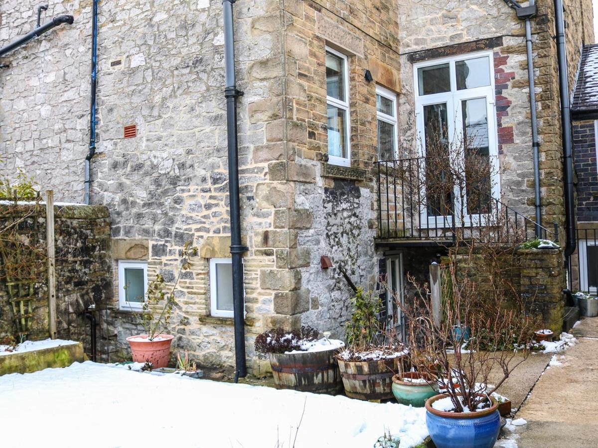32a, * Buxton (Derbyshire)